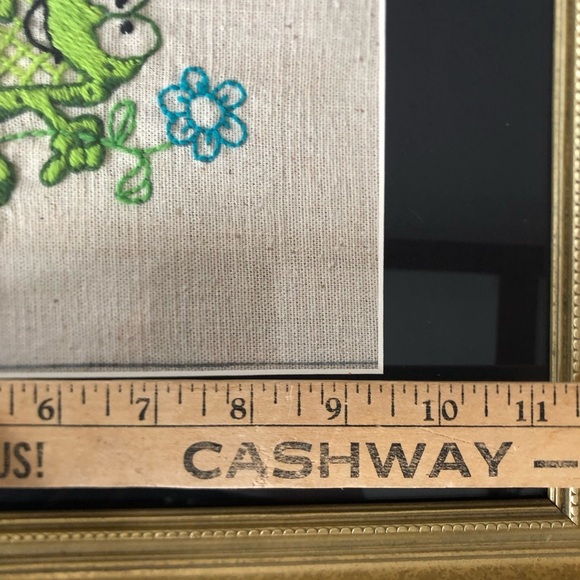 Vtg Frog Embroidery Art with Gold Frame - Picture 10 of 13